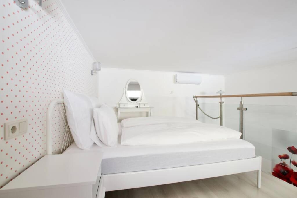 Standard Apartment By Hi5- Rose Street'S Home Budapest Kültér fotó